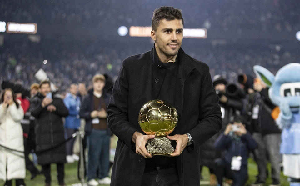 西甲今夜走向成谜，葡萄牙体育更衣室发声，媒体盛赞，阵容厚度经受考验