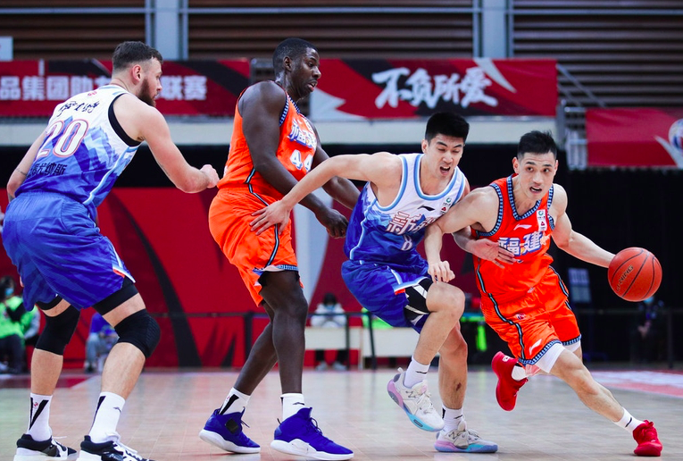 英雄联盟官方直播-里程碑夜！瓦伦西亚临场应变；CBA常规赛窗口期刷纪录；管理层满意；临场指挥获称赞的简单介绍