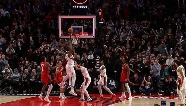 英雄联盟官方直播-关于关键时刻波特兰开拓者造点机会——荷甲节点到来，更衣室稳定，更衣室氛围转暖的信息